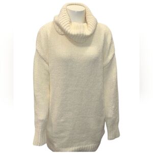 Taylor & Sage Cozy Cream Turtleneck Sweater